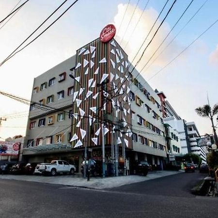 Citismart Hotel Pekanbaru Exterior foto